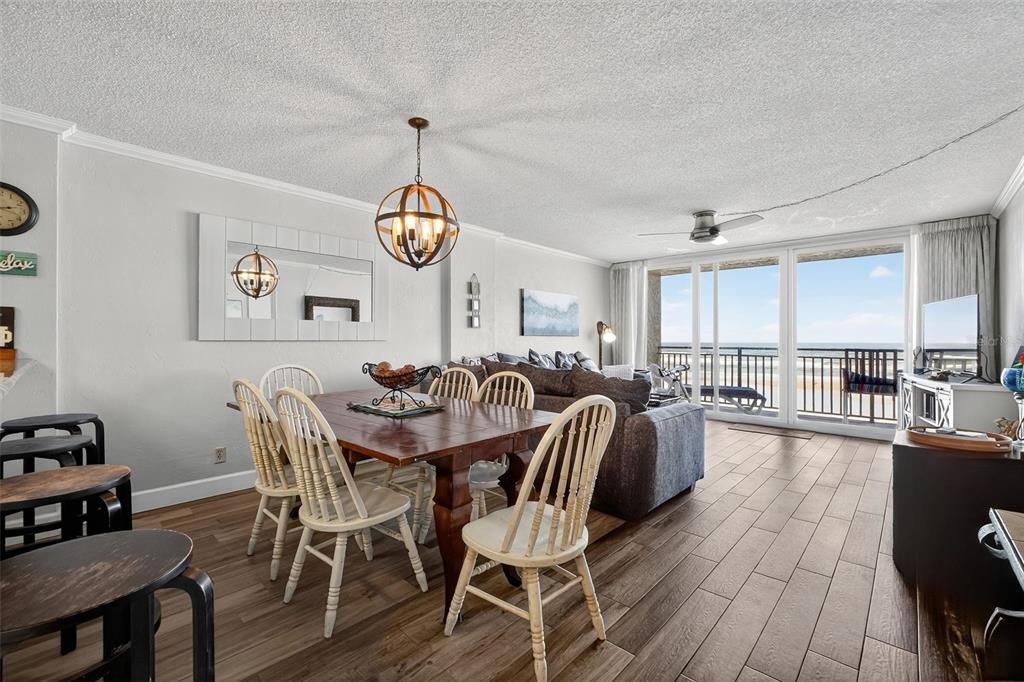 En Venta: $687,000 (2 camas, 2 baños, 1265 Pies cuadrados)