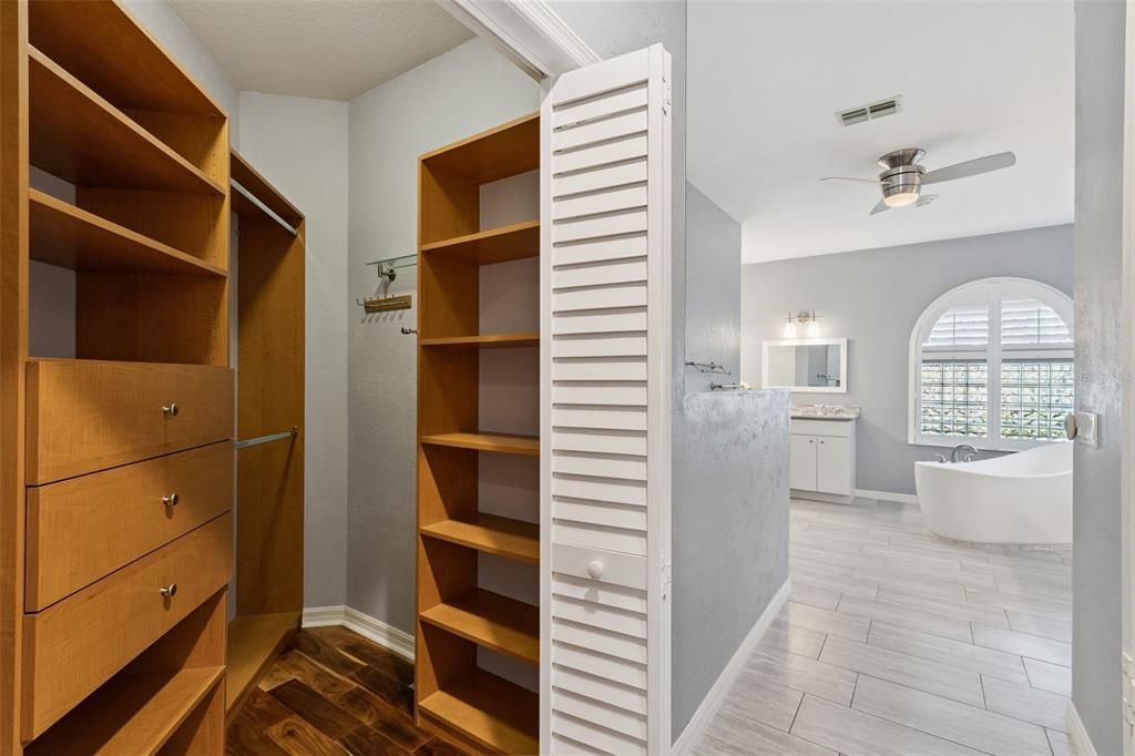 For Sale: $1,075,000 (4 beds, 3 baths, 2743 Square Feet)