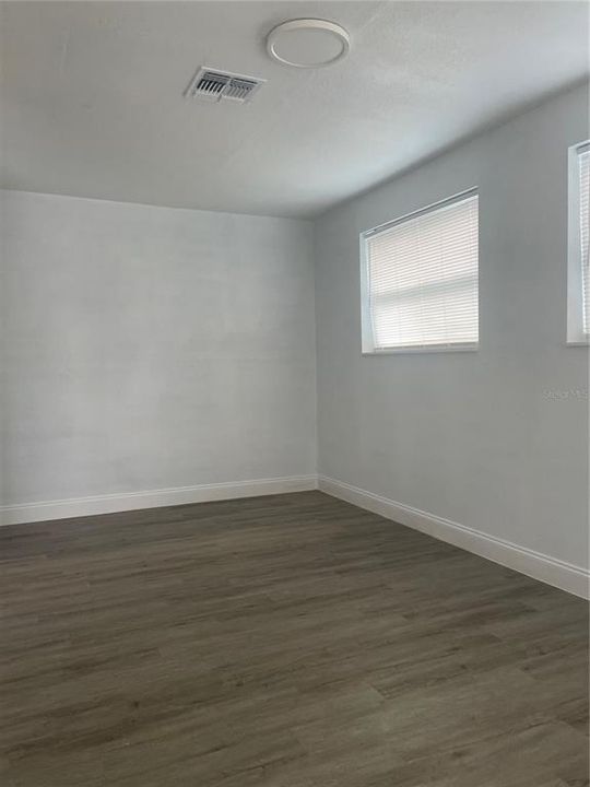 待售: $225,000 (3 贝兹, 1 浴室, 1144 平方英尺)