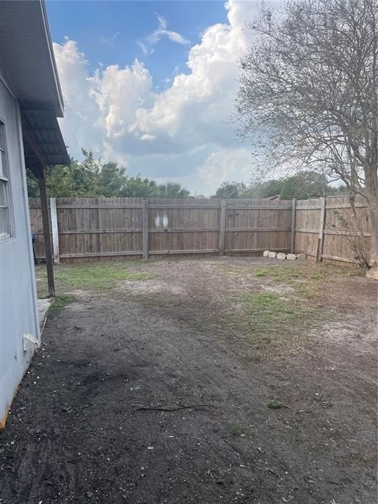 待售: $225,000 (3 贝兹, 1 浴室, 1144 平方英尺)