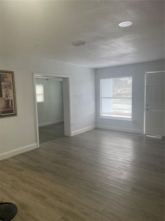 待售: $225,000 (3 贝兹, 1 浴室, 1144 平方英尺)