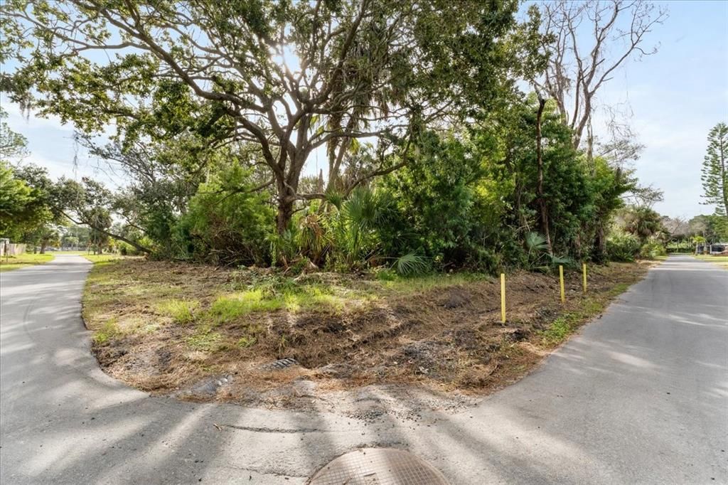 待售: $167,500 (0.31 acres)