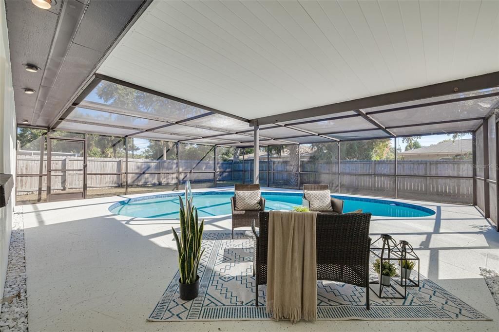 Под контрактом: $548,500 (3 спален, 2 ванн, 1345 Квадратных фут)