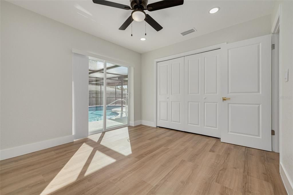 Под контрактом: $548,500 (3 спален, 2 ванн, 1345 Квадратных фут)