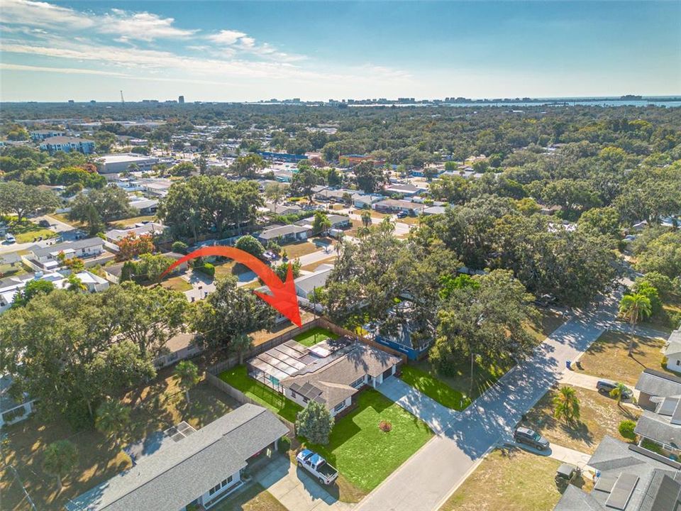 Под контрактом: $548,500 (3 спален, 2 ванн, 1345 Квадратных фут)