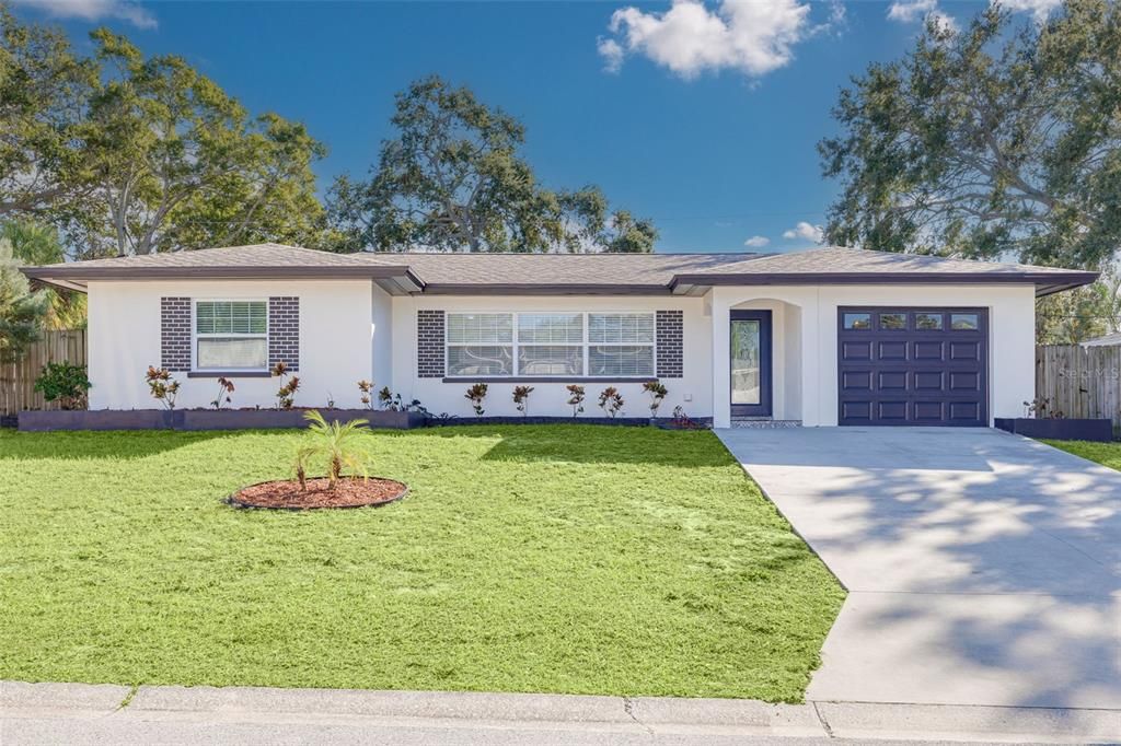 Под контрактом: $548,500 (3 спален, 2 ванн, 1345 Квадратных фут)