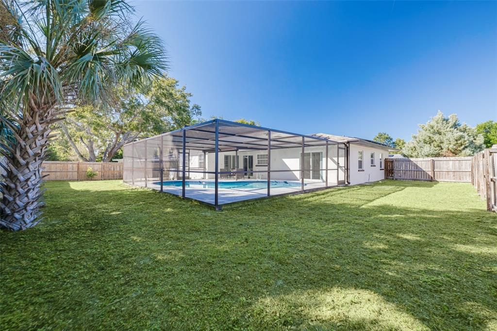 Под контрактом: $548,500 (3 спален, 2 ванн, 1345 Квадратных фут)