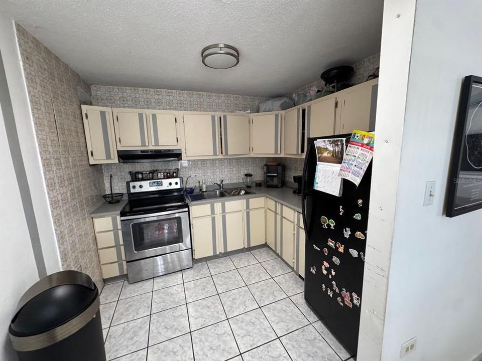 Под контрактом: $260,000 (3 спален, 2 ванн, 2034 Квадратных фут)