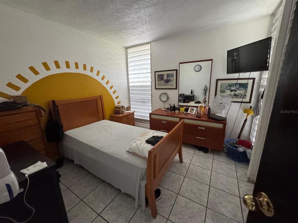 Под контрактом: $260,000 (3 спален, 2 ванн, 2034 Квадратных фут)