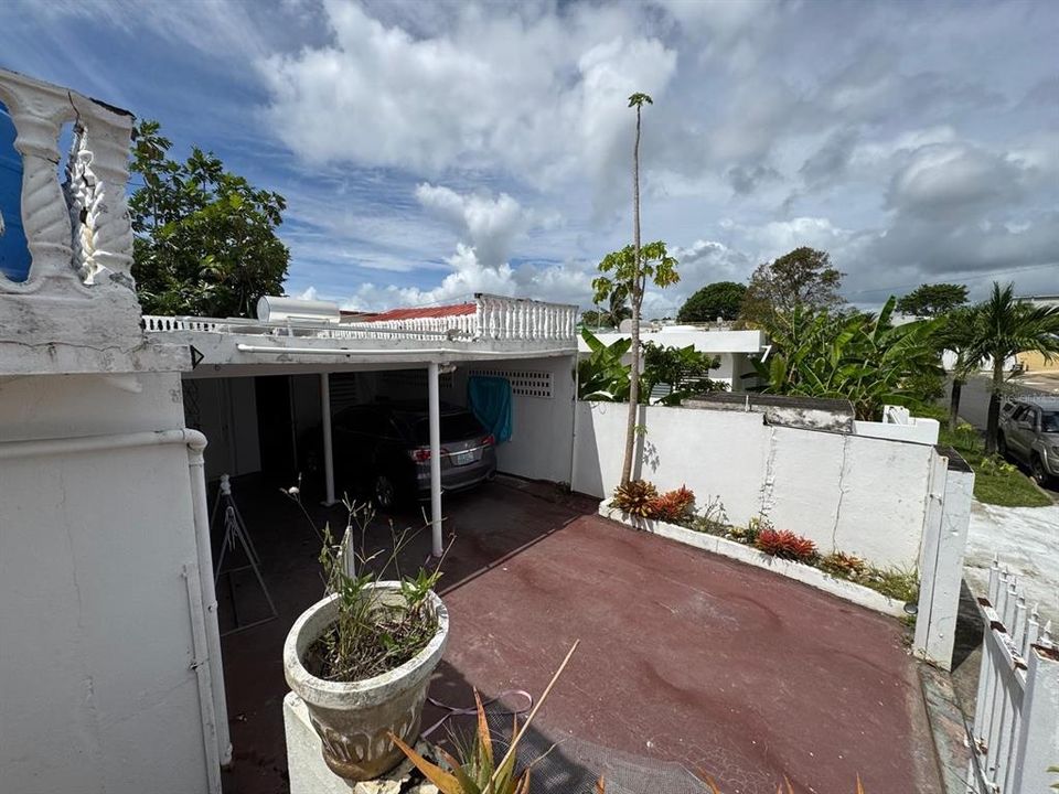 Под контрактом: $260,000 (3 спален, 2 ванн, 2034 Квадратных фут)