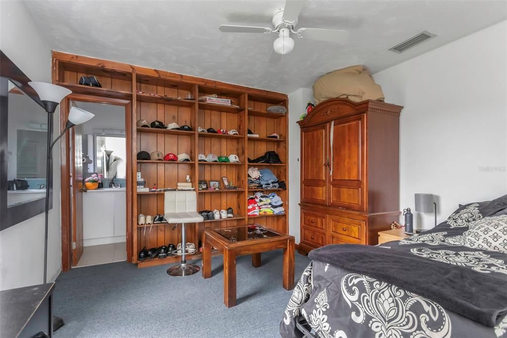 For Sale: $1,500,000 (3 beds, 3 baths, 6088 Square Feet)