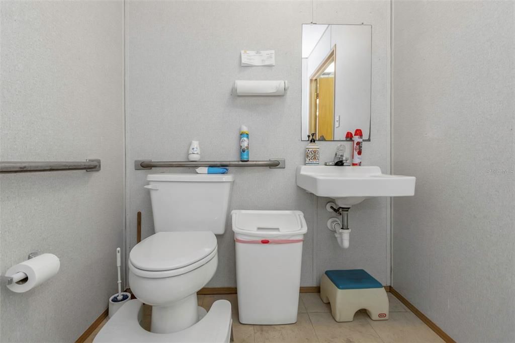 For Sale: $1,500,000 (3 beds, 3 baths, 6088 Square Feet)