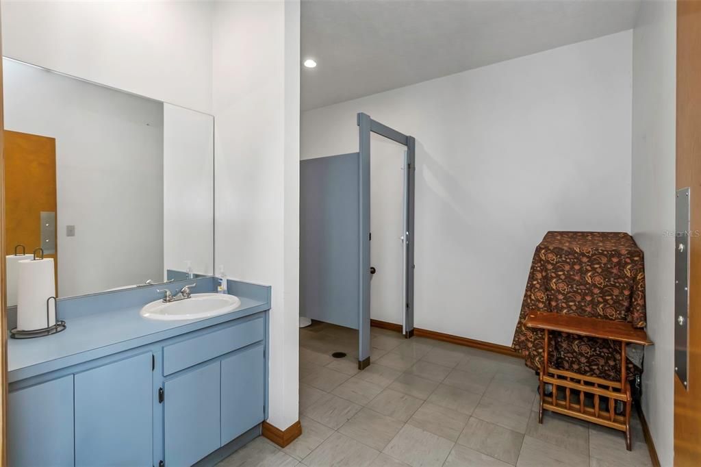 For Sale: $1,500,000 (3 beds, 3 baths, 6088 Square Feet)