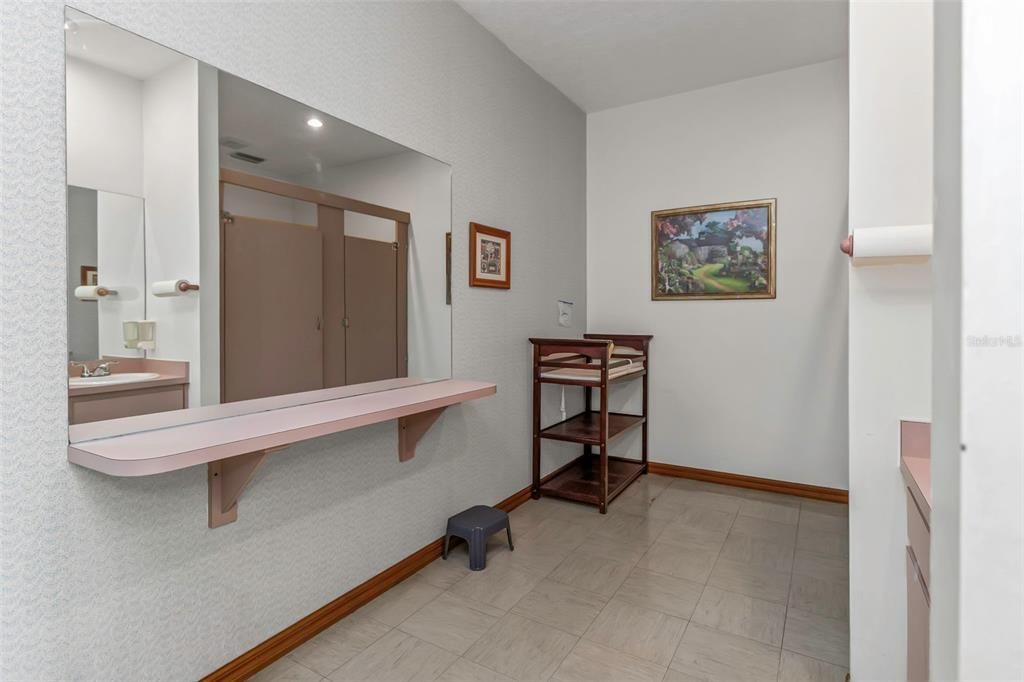 For Sale: $1,500,000 (3 beds, 3 baths, 6088 Square Feet)