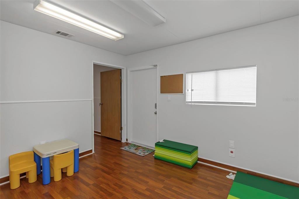 For Sale: $1,500,000 (3 beds, 3 baths, 6088 Square Feet)