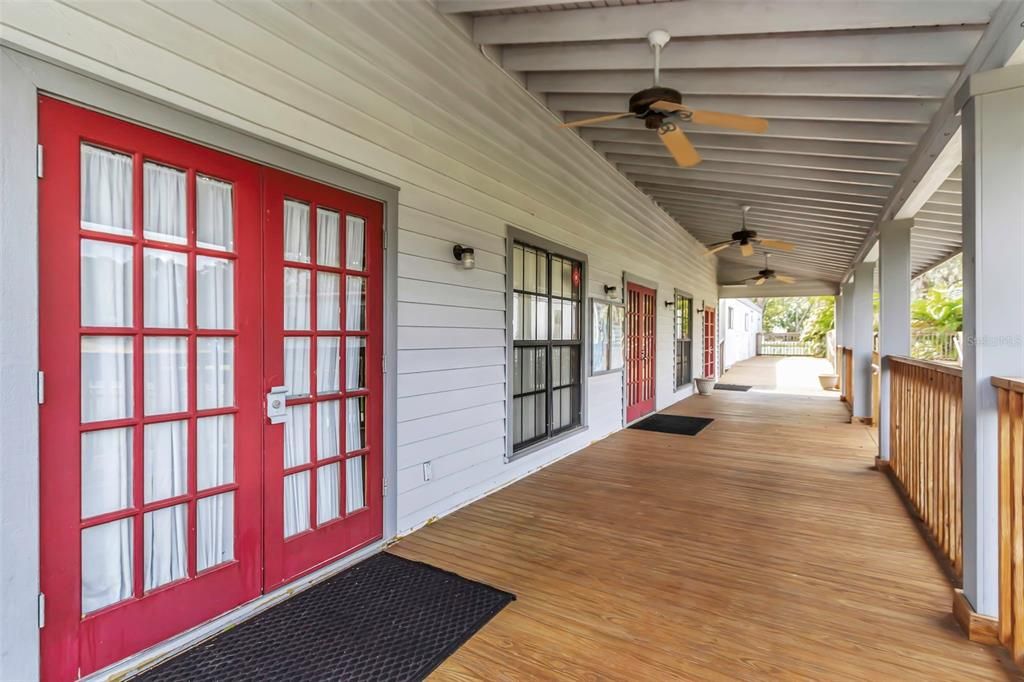 For Sale: $1,500,000 (3 beds, 3 baths, 6088 Square Feet)