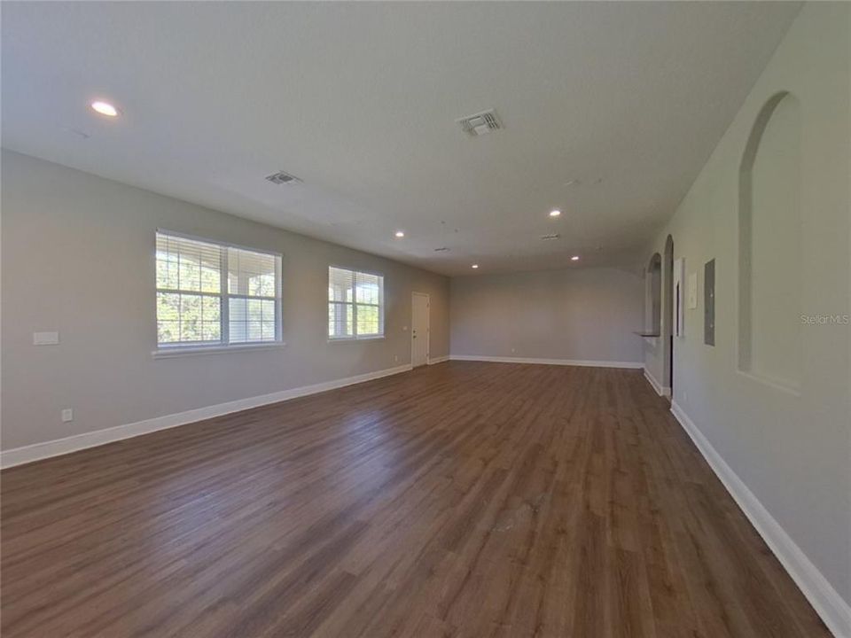 For Rent: $2,939 (6 beds, 4 baths, 3451 Square Feet)