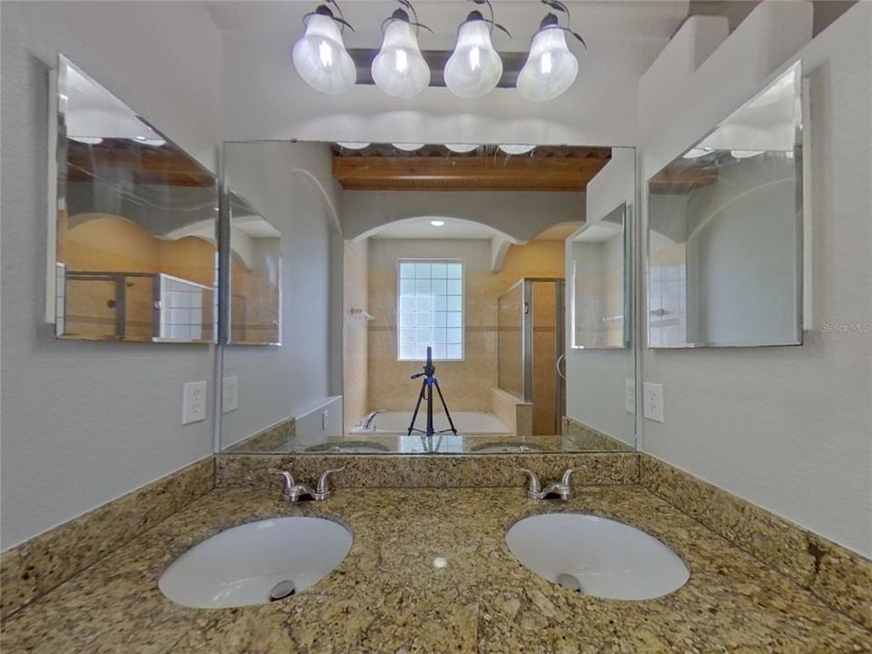 For Rent: $2,939 (6 beds, 4 baths, 3451 Square Feet)