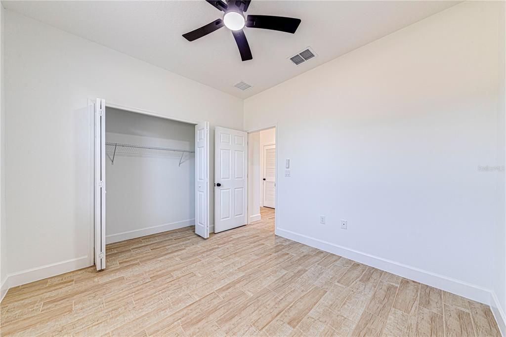 На продажу: $247,000 (3 спален, 2 ванн, 1292 Квадратных фут)