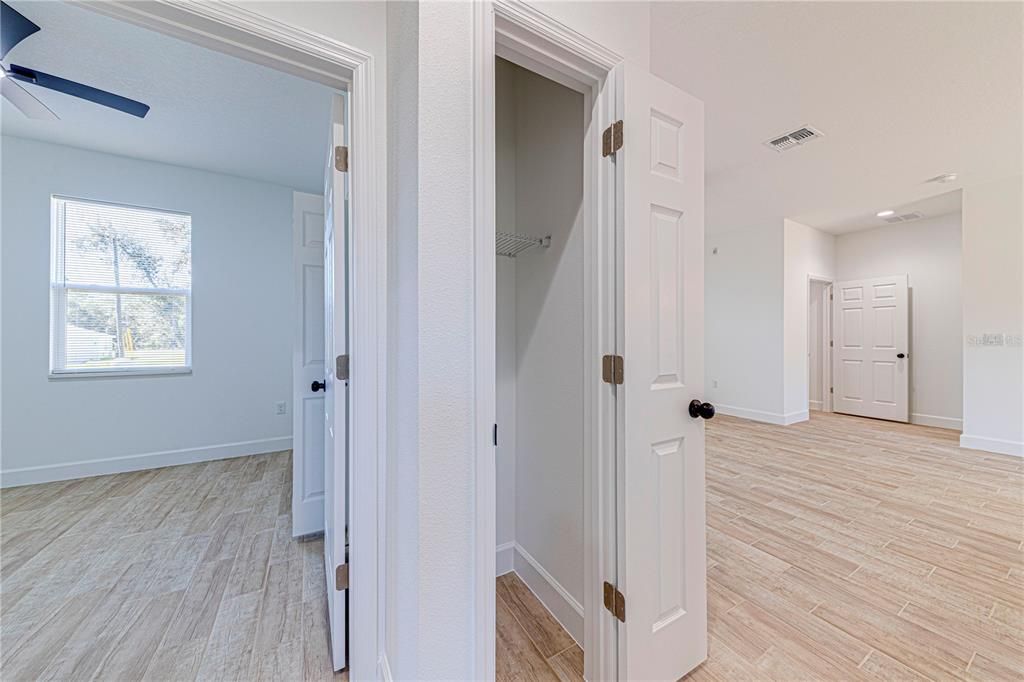 На продажу: $247,000 (3 спален, 2 ванн, 1292 Квадратных фут)