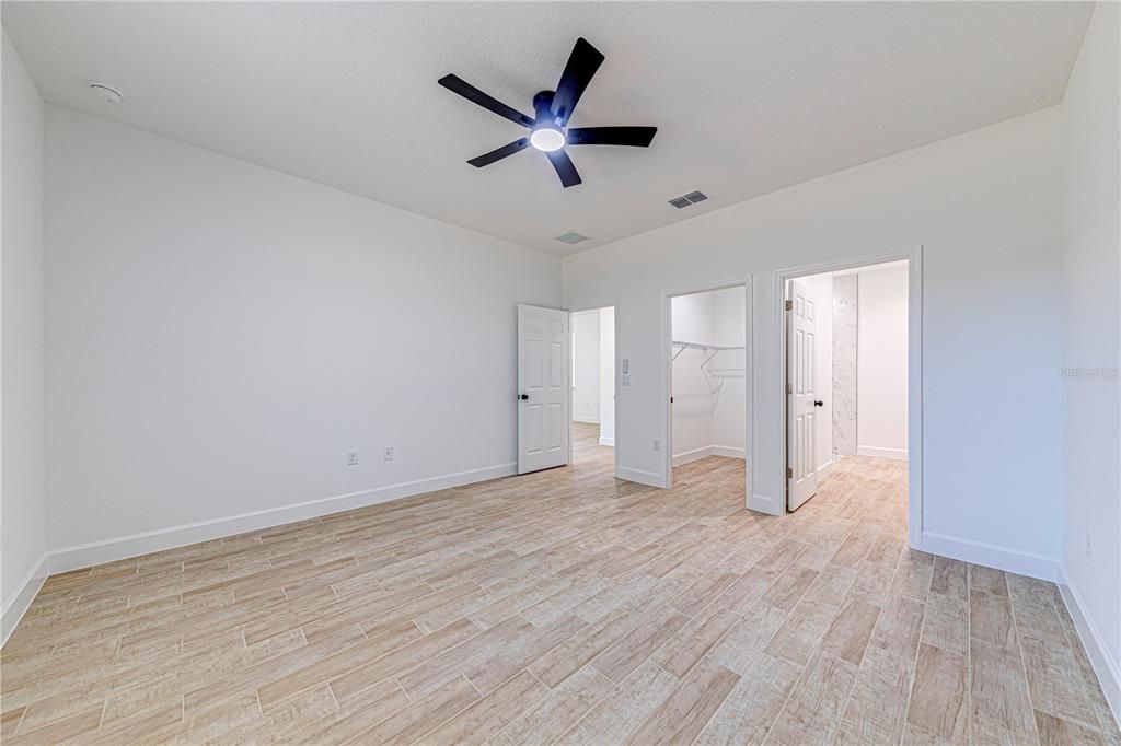 На продажу: $247,000 (3 спален, 2 ванн, 1292 Квадратных фут)