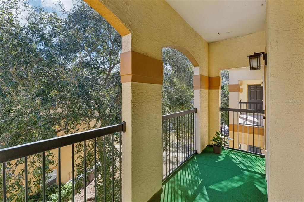 For Sale: $174,900 (1 beds, 1 baths, 734 Square Feet)