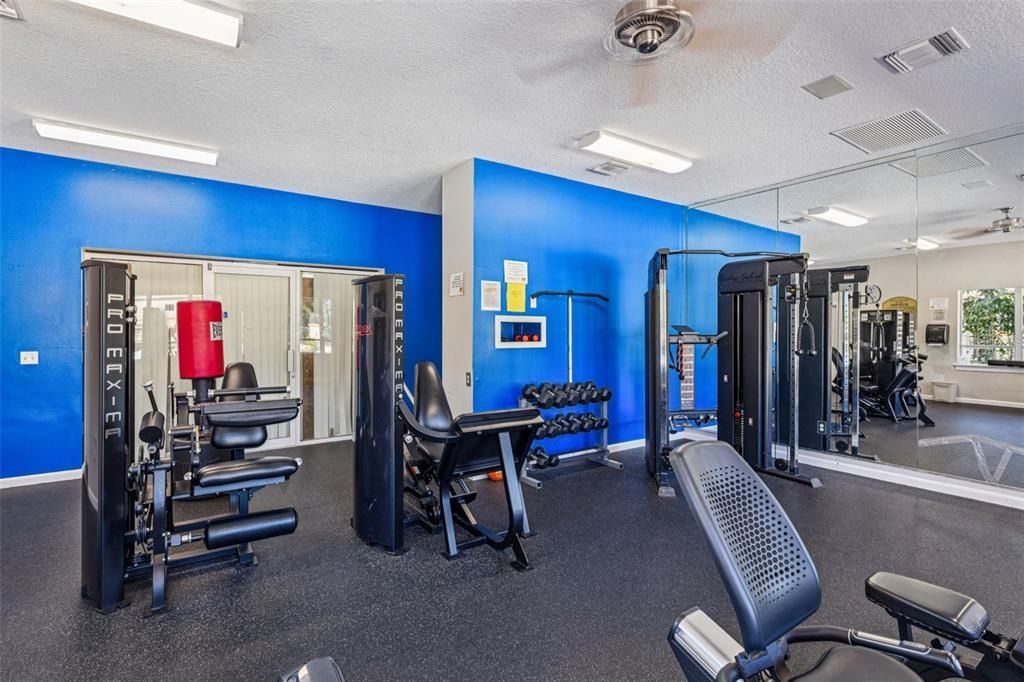 For Sale: $174,900 (1 beds, 1 baths, 734 Square Feet)