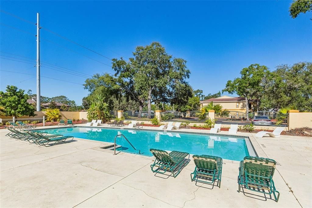 For Sale: $174,900 (1 beds, 1 baths, 734 Square Feet)