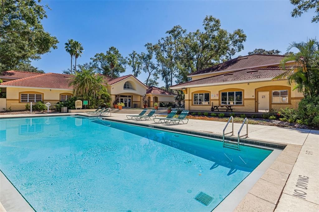 For Sale: $174,900 (1 beds, 1 baths, 734 Square Feet)