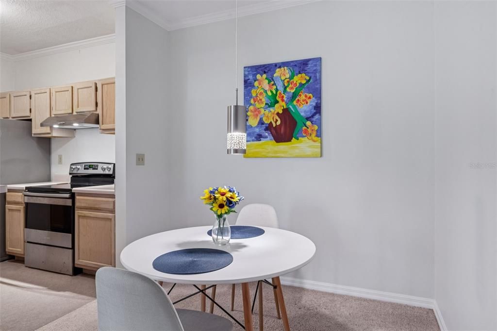 For Sale: $174,900 (1 beds, 1 baths, 734 Square Feet)