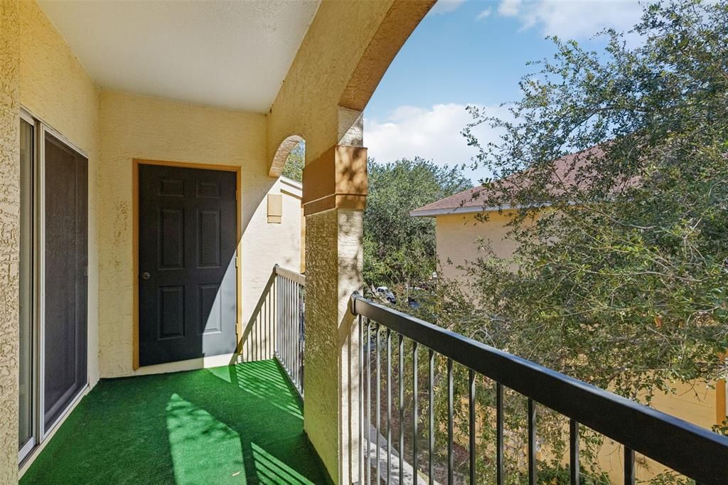 For Sale: $174,900 (1 beds, 1 baths, 734 Square Feet)