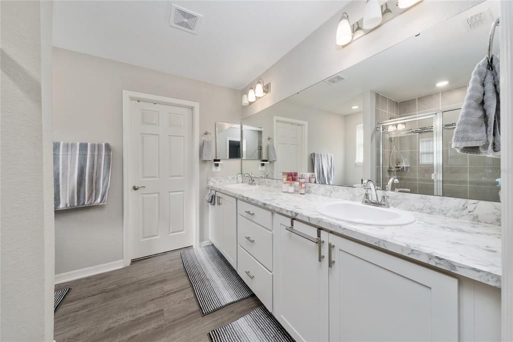 На продажу: $442,000 (5 спален, 3 ванн, 2975 Квадратных фут)