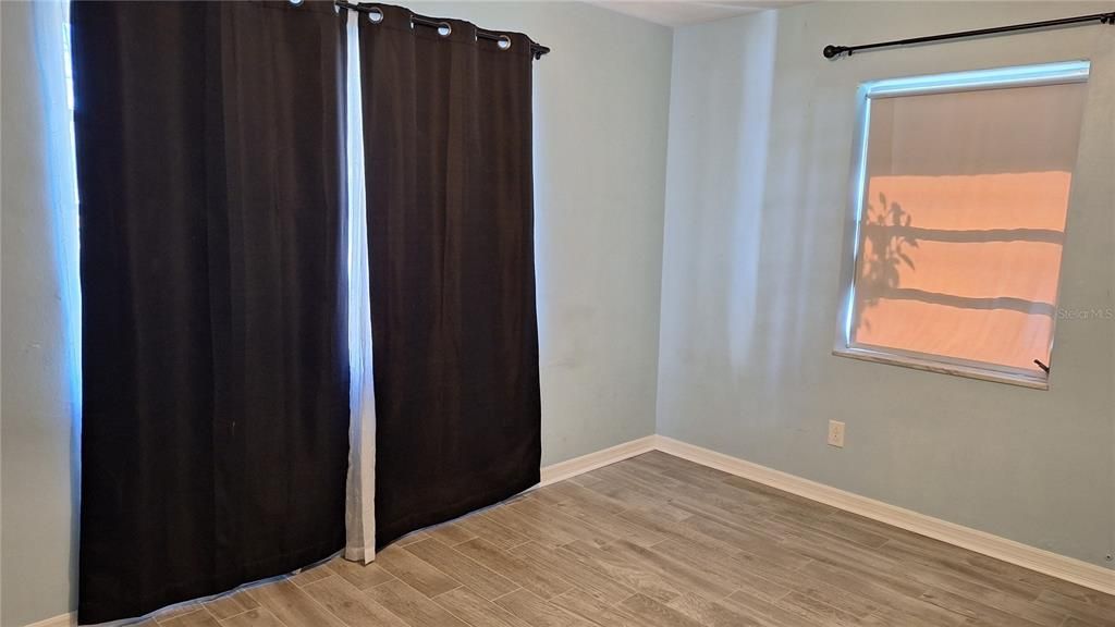 For Sale: $249,900 (4 beds, 1 baths, 1628 Square Feet)