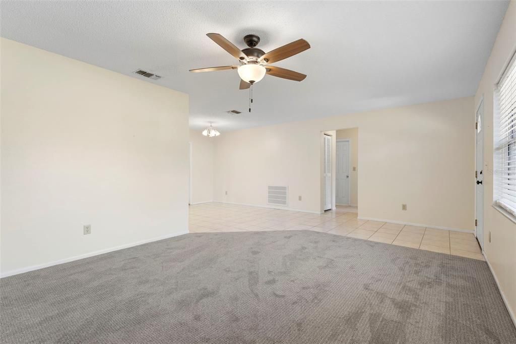 For Sale: $279,900 (3 beds, 2 baths, 1216 Square Feet)