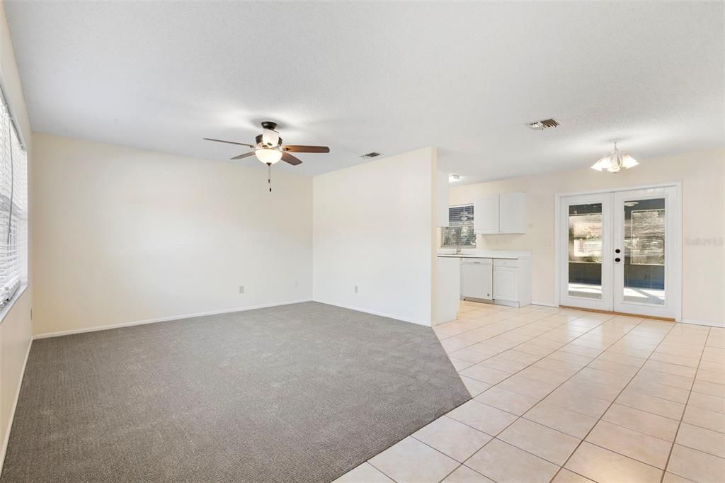 For Sale: $279,900 (3 beds, 2 baths, 1216 Square Feet)