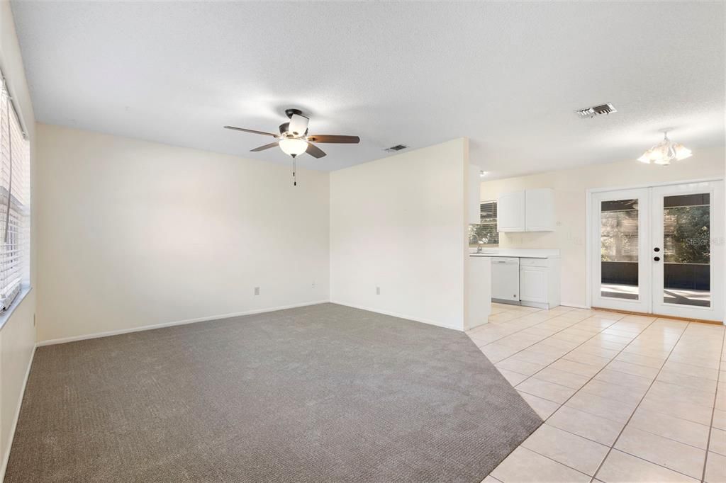 For Sale: $279,900 (3 beds, 2 baths, 1216 Square Feet)