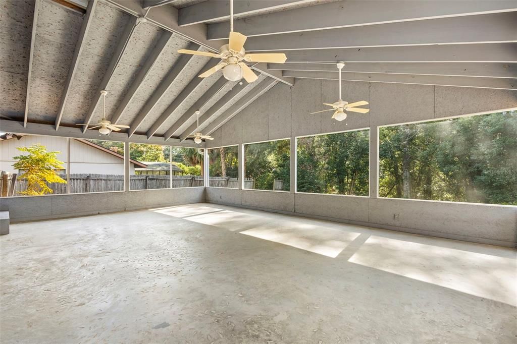 For Sale: $279,900 (3 beds, 2 baths, 1216 Square Feet)