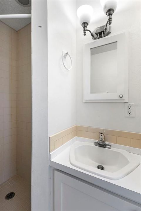 For Sale: $279,900 (3 beds, 2 baths, 1216 Square Feet)