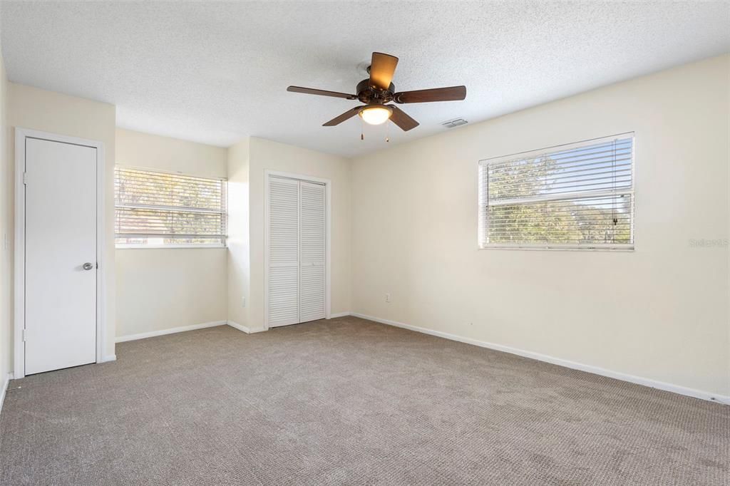 For Sale: $279,900 (3 beds, 2 baths, 1216 Square Feet)