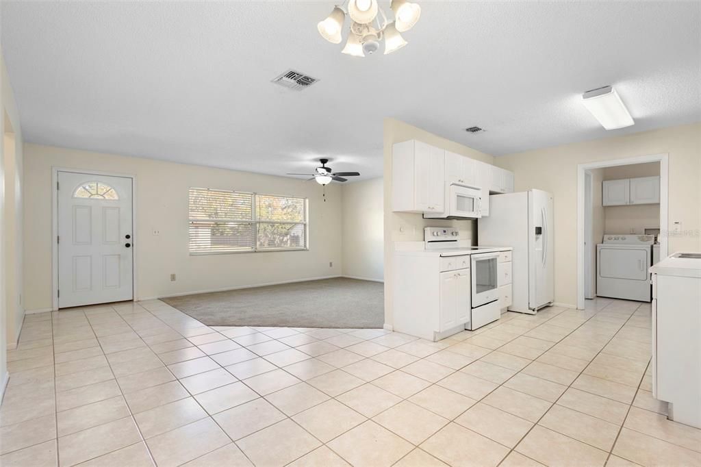 For Sale: $279,900 (3 beds, 2 baths, 1216 Square Feet)