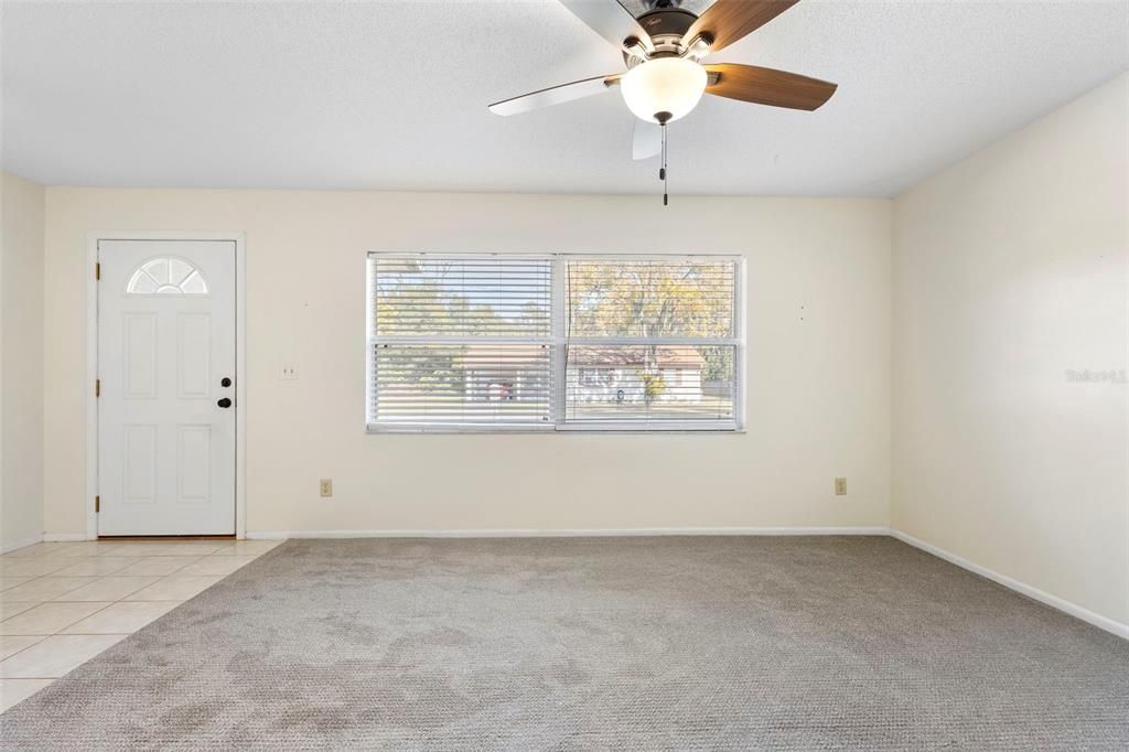 For Sale: $279,900 (3 beds, 2 baths, 1216 Square Feet)