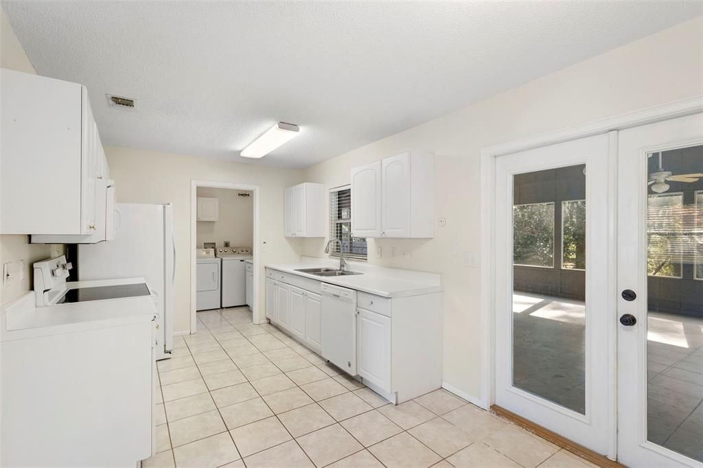 For Sale: $279,900 (3 beds, 2 baths, 1216 Square Feet)