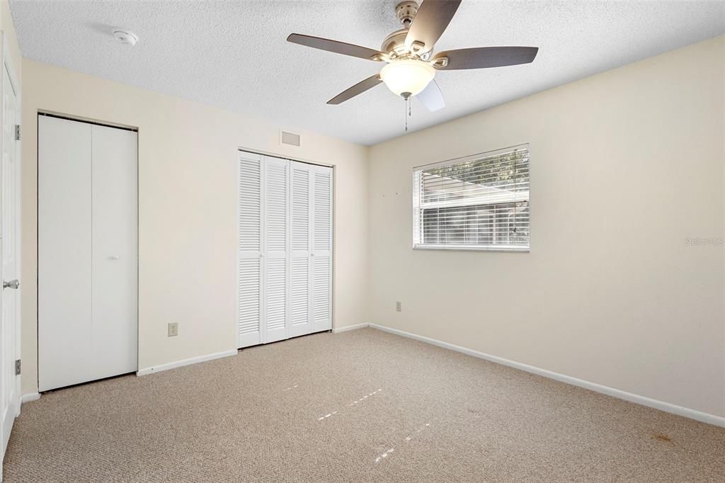 For Sale: $279,900 (3 beds, 2 baths, 1216 Square Feet)