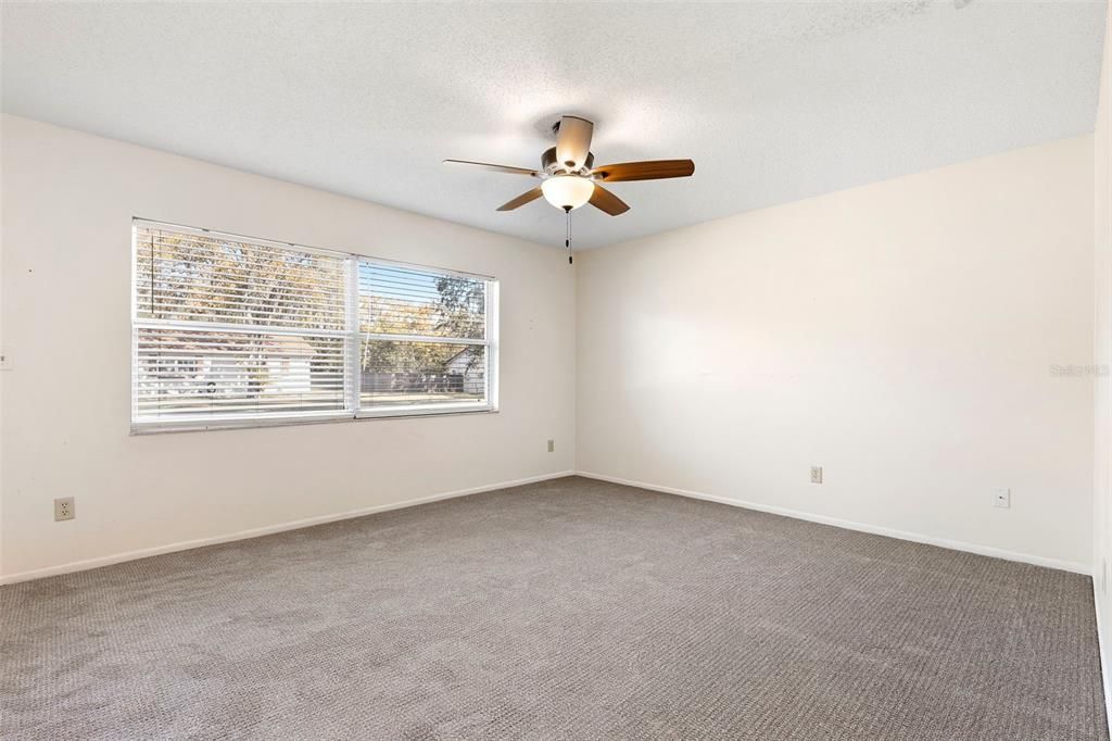 For Sale: $279,900 (3 beds, 2 baths, 1216 Square Feet)