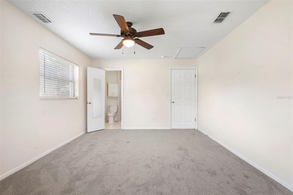 For Sale: $279,900 (3 beds, 2 baths, 1216 Square Feet)