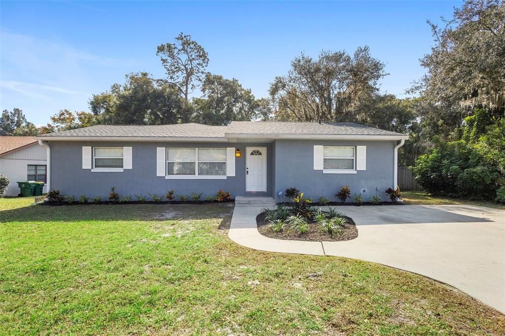 For Sale: $279,900 (3 beds, 2 baths, 1216 Square Feet)