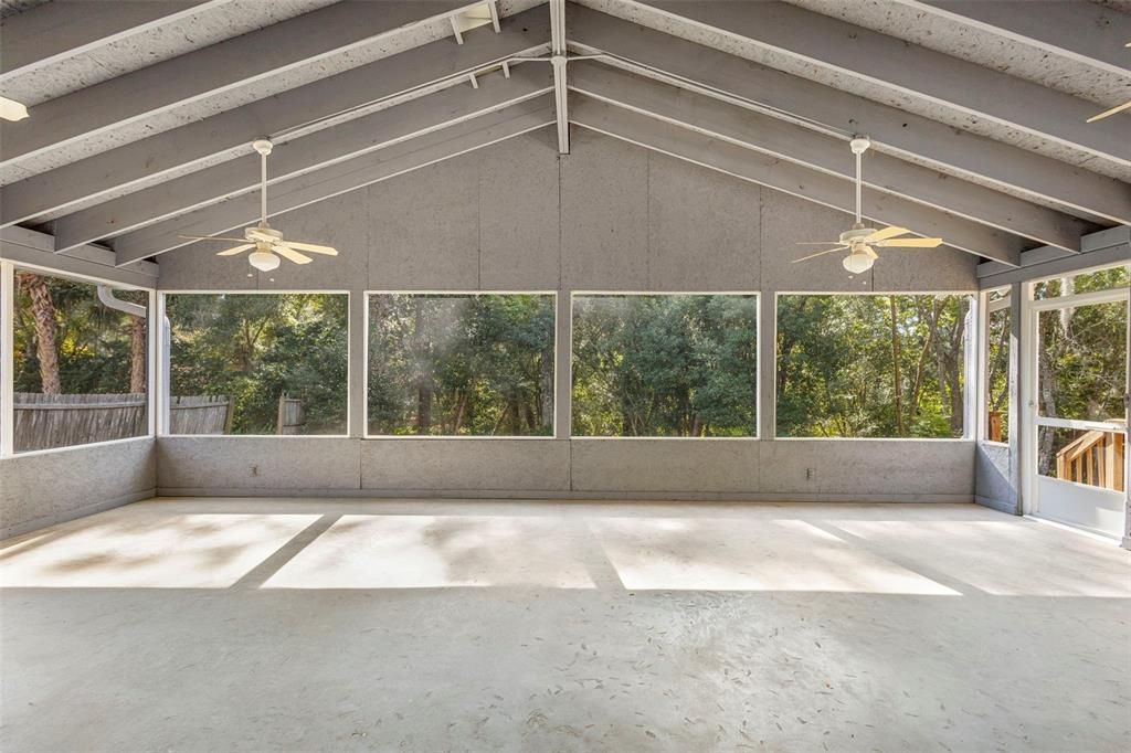 For Sale: $279,900 (3 beds, 2 baths, 1216 Square Feet)