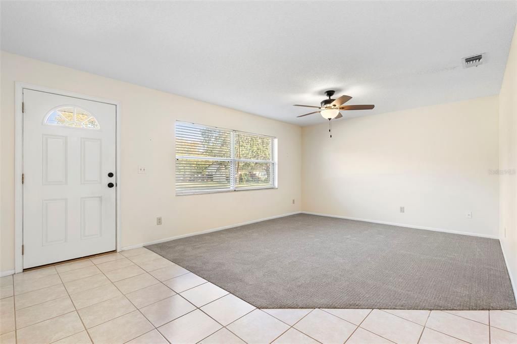 For Sale: $279,900 (3 beds, 2 baths, 1216 Square Feet)