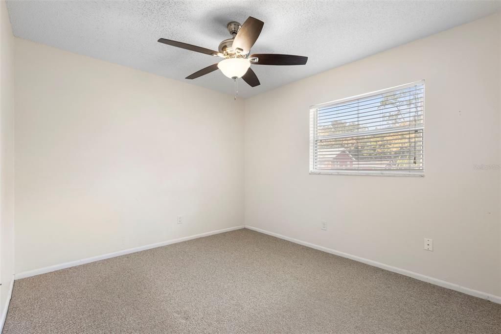 For Sale: $279,900 (3 beds, 2 baths, 1216 Square Feet)