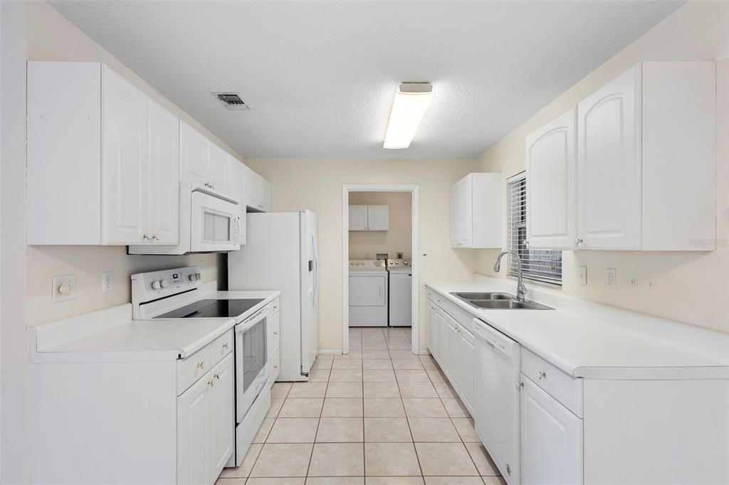 For Sale: $279,900 (3 beds, 2 baths, 1216 Square Feet)
